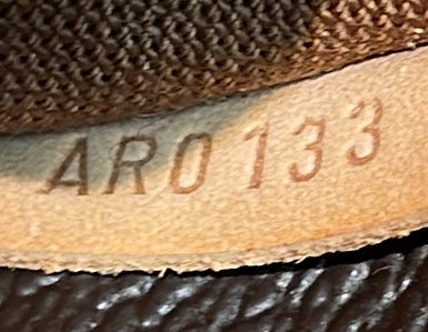 Totally Handbag Monogram Canvas MM - Deep Luxury