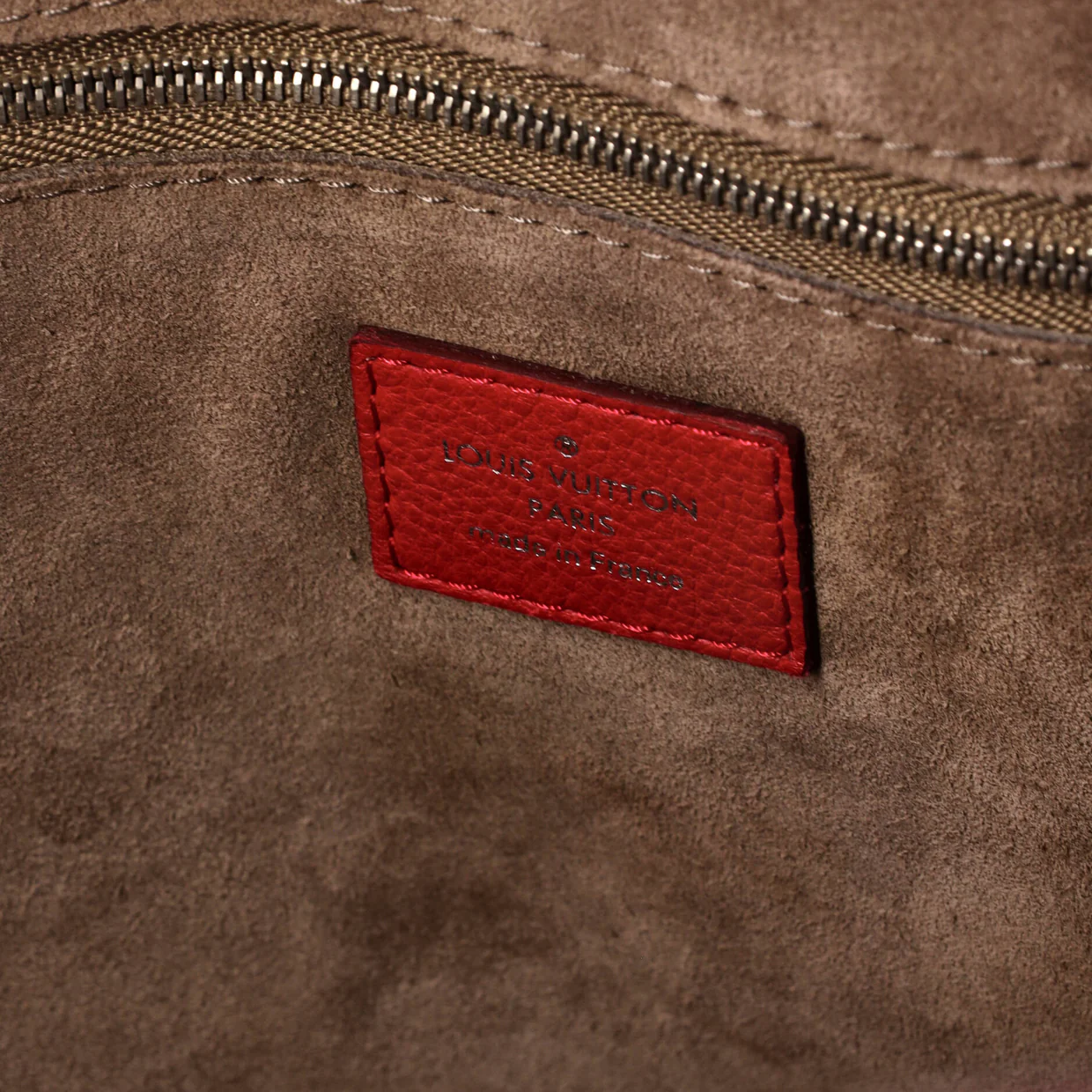 Soft Lockit Handbag Leather MM - Deep Luxury