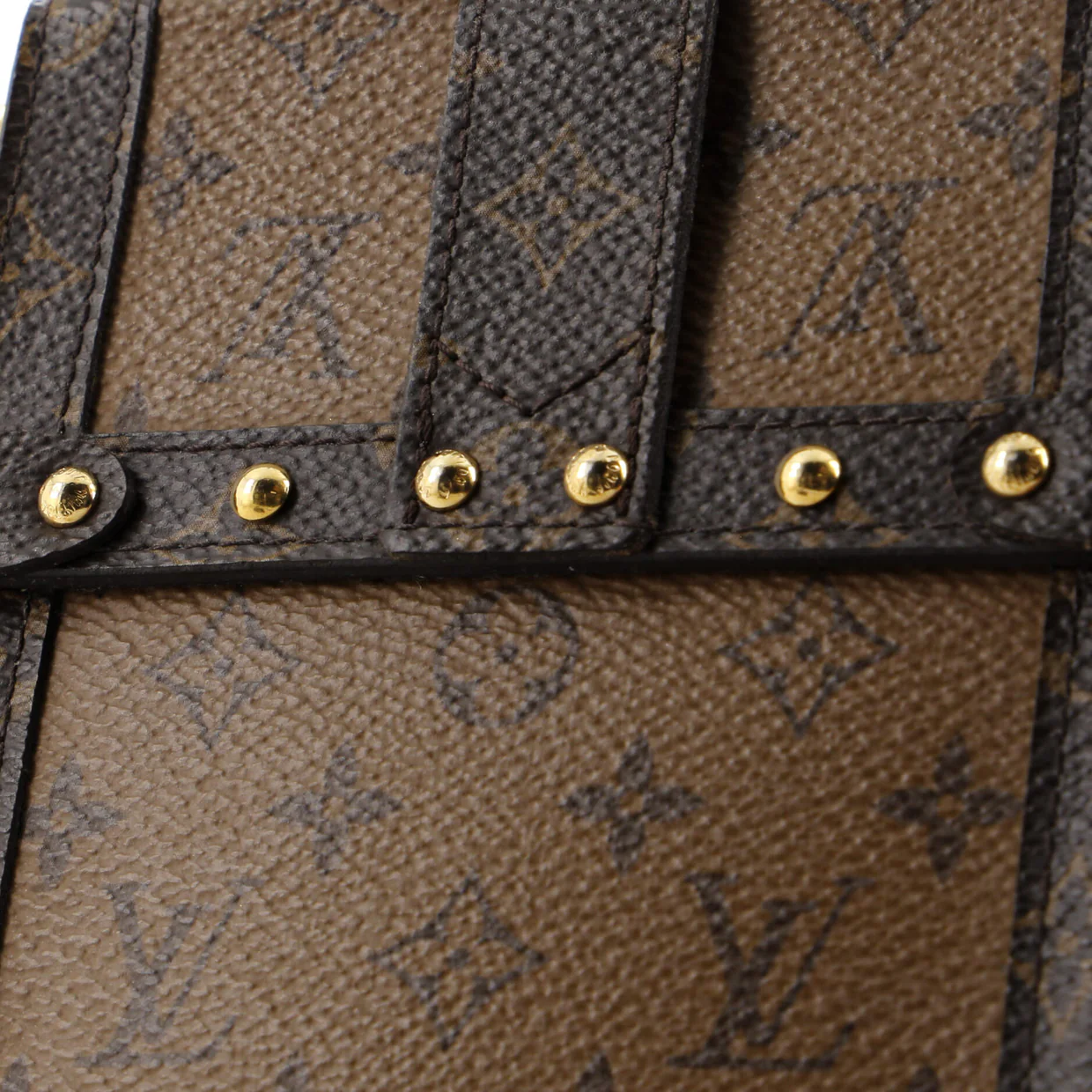 Vertical Trunk Pochette Reverse Monogram Canvas - Deep Luxury