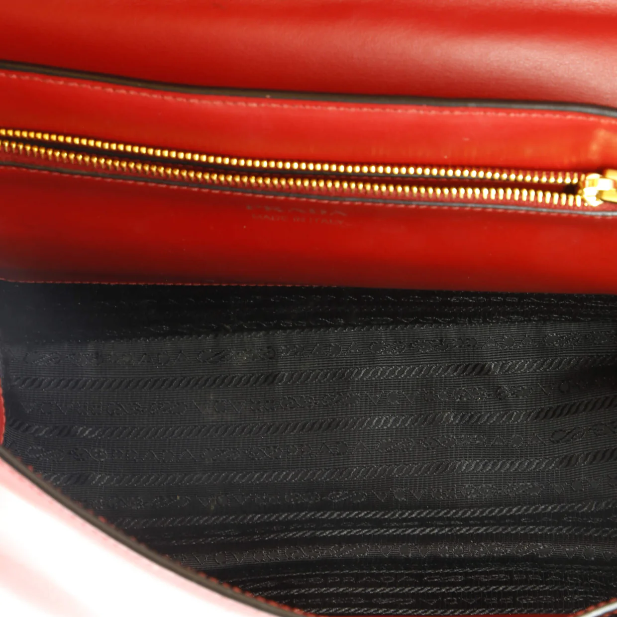 Cahier Convertible Shoulder Bag City Calf and Saffiano Medium - Deep Luxury