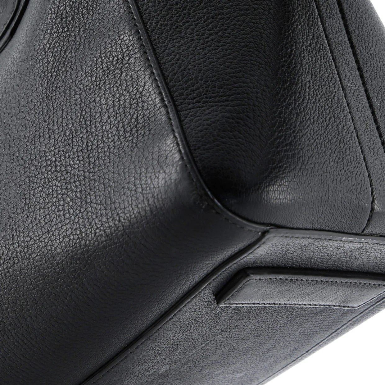 Antigona Bag Leather Medium - Deep Luxury