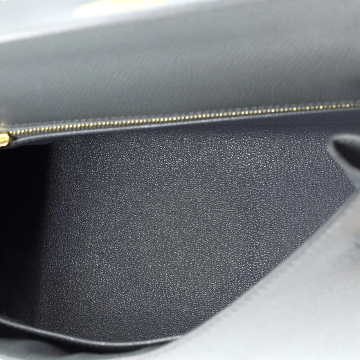 Kelly Handbag Vert Amande Epsom with Gold Hardware 25 - Deep Luxury