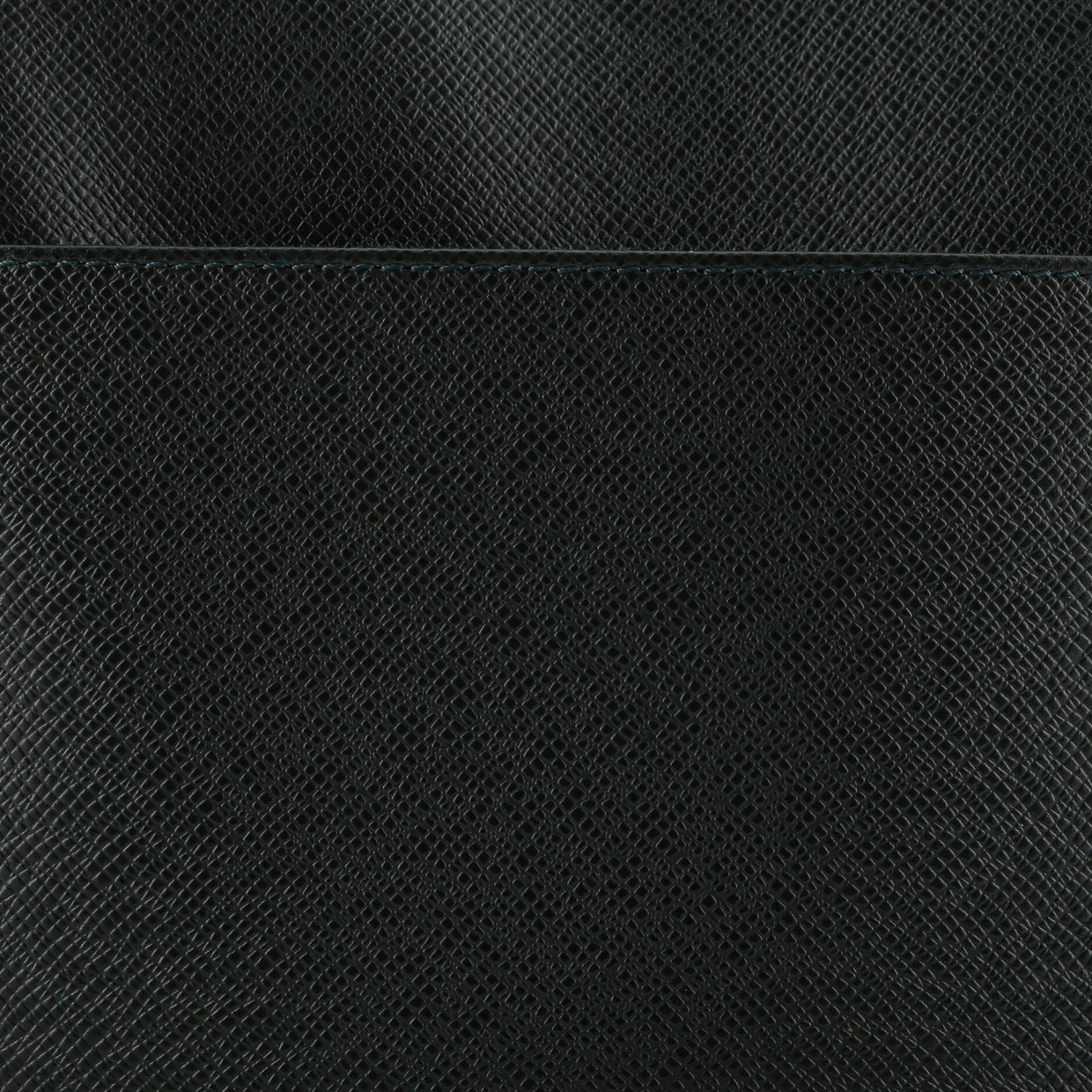 Yaranga Messenger Bag Taiga Leather Medium - Deep Luxury