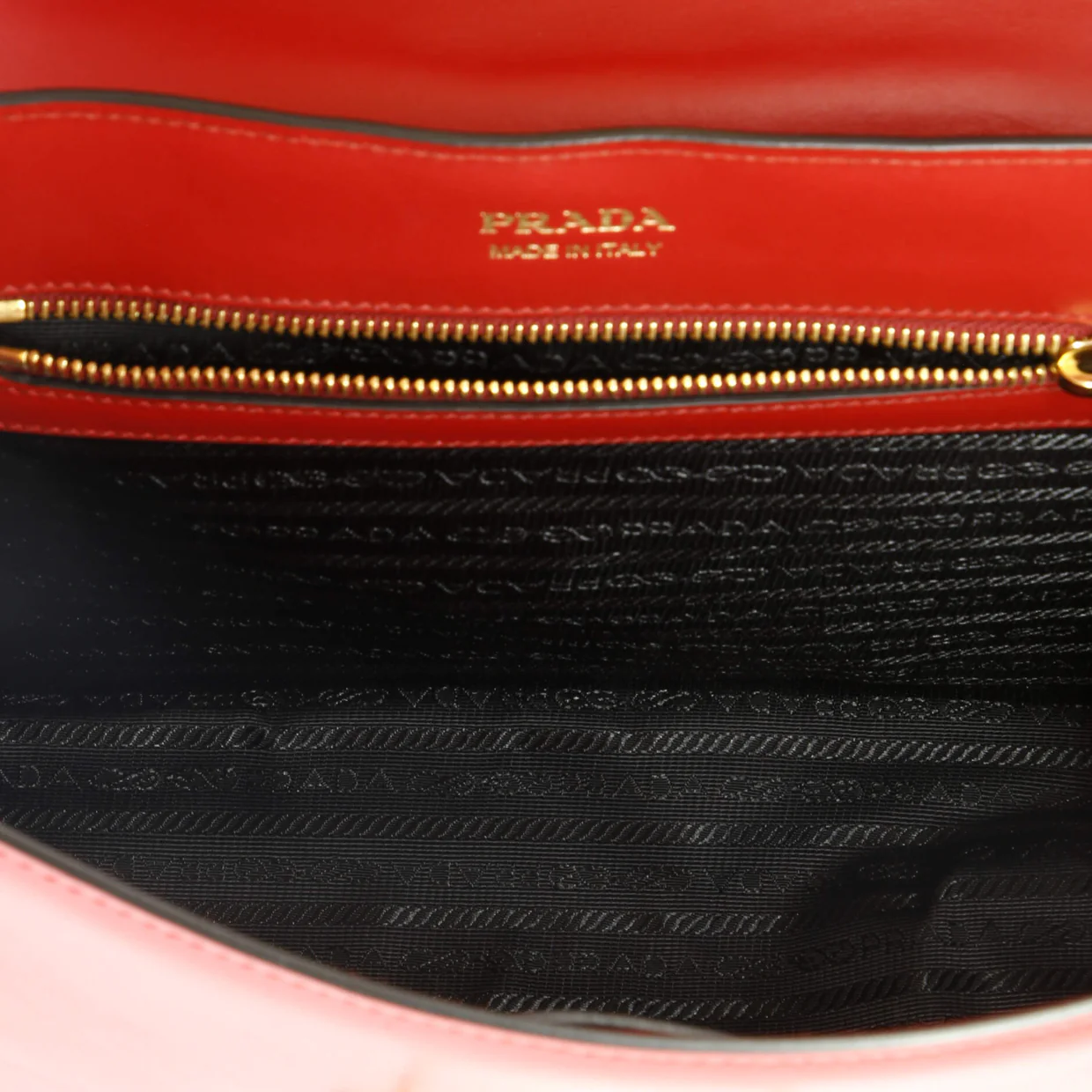 Cahier Convertible Shoulder Bag City Calf and Saffiano Medium - Deep Luxury