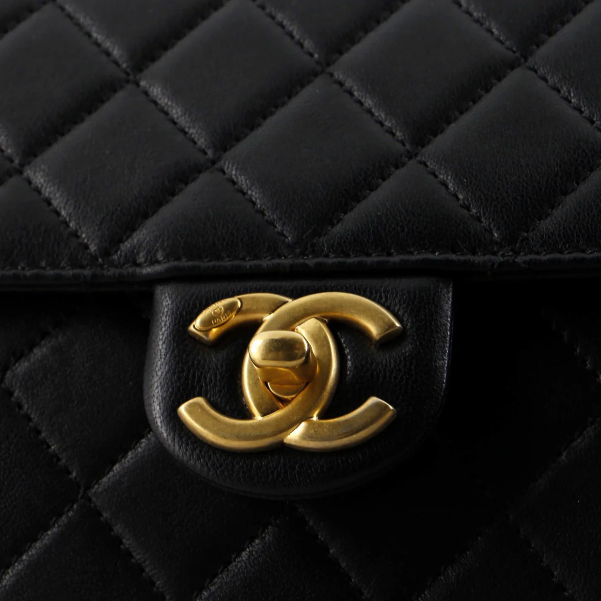 Chic Pearls Flap Bag Quilted Lambskin Mini - Deep Luxury