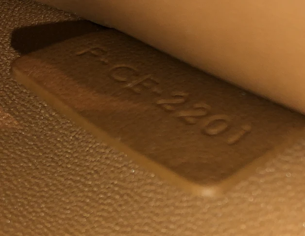 Triomphe East-West Shoulder Bag Smooth Calfskin - Deep Luxury