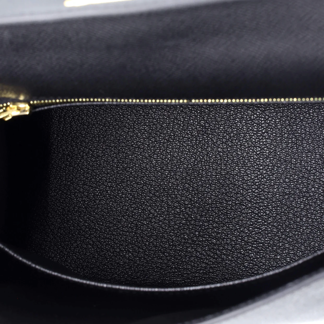 Kelly Handbag Noir Epsom with Gold Hardware 25 - Deep Luxury
