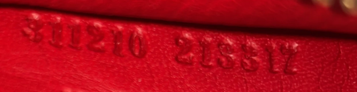 Classic Y Cabas Leather Small - Deep Luxury