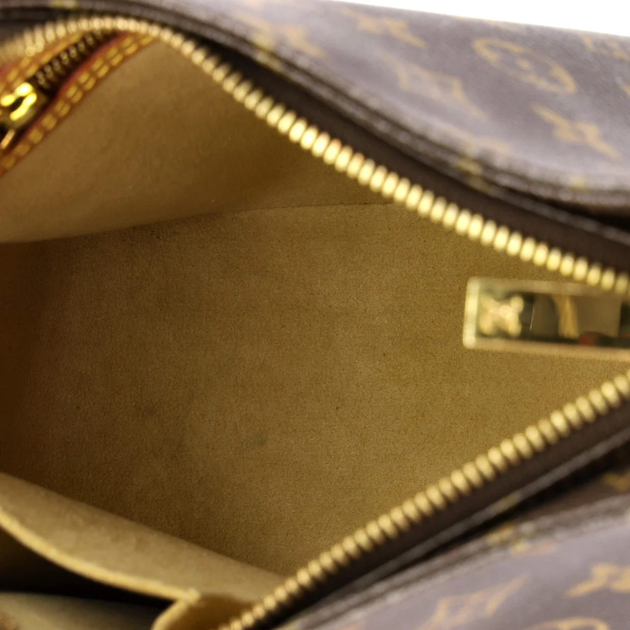 Looping Handbag Monogram Canvas MM - Deep Luxury