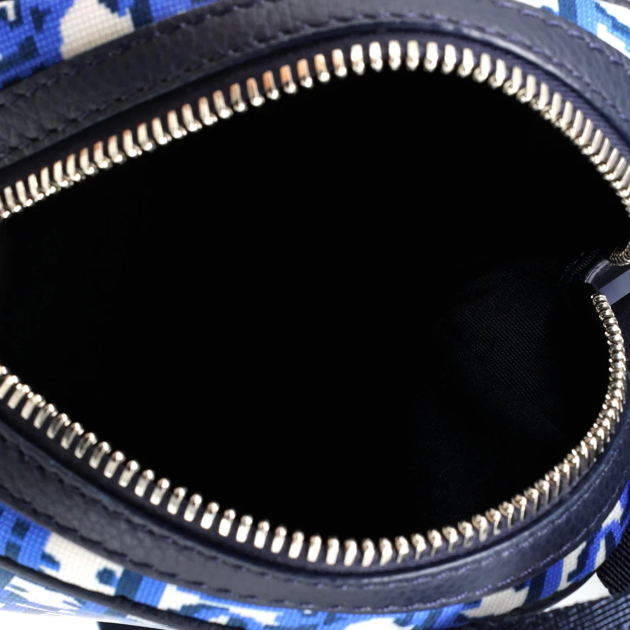 Messenger Pouch Oblique Pixel - Deep Luxury