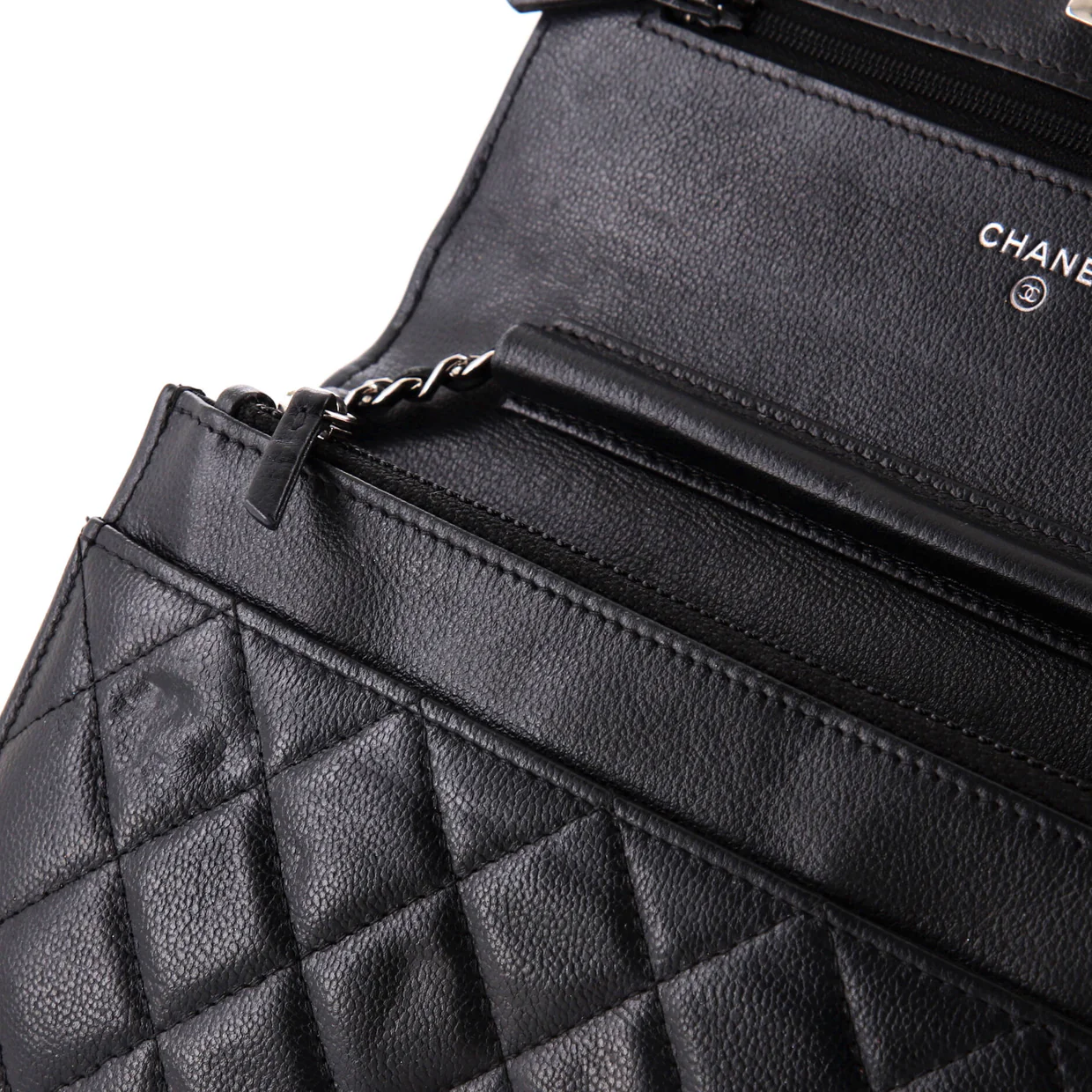 CC Box Wallet on Chain Quilted Calfskin - Deep Luxury