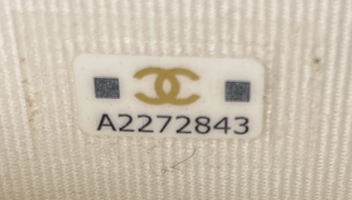 Boy Wallet on Chain Quilted Caviar Mini - Deep Luxury