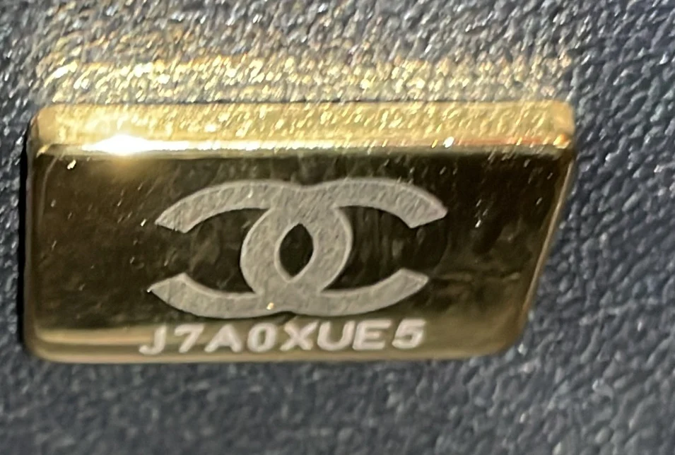 Chain Around Boy Flap Bag Quilted Caviar Old Medium - Deep Luxury