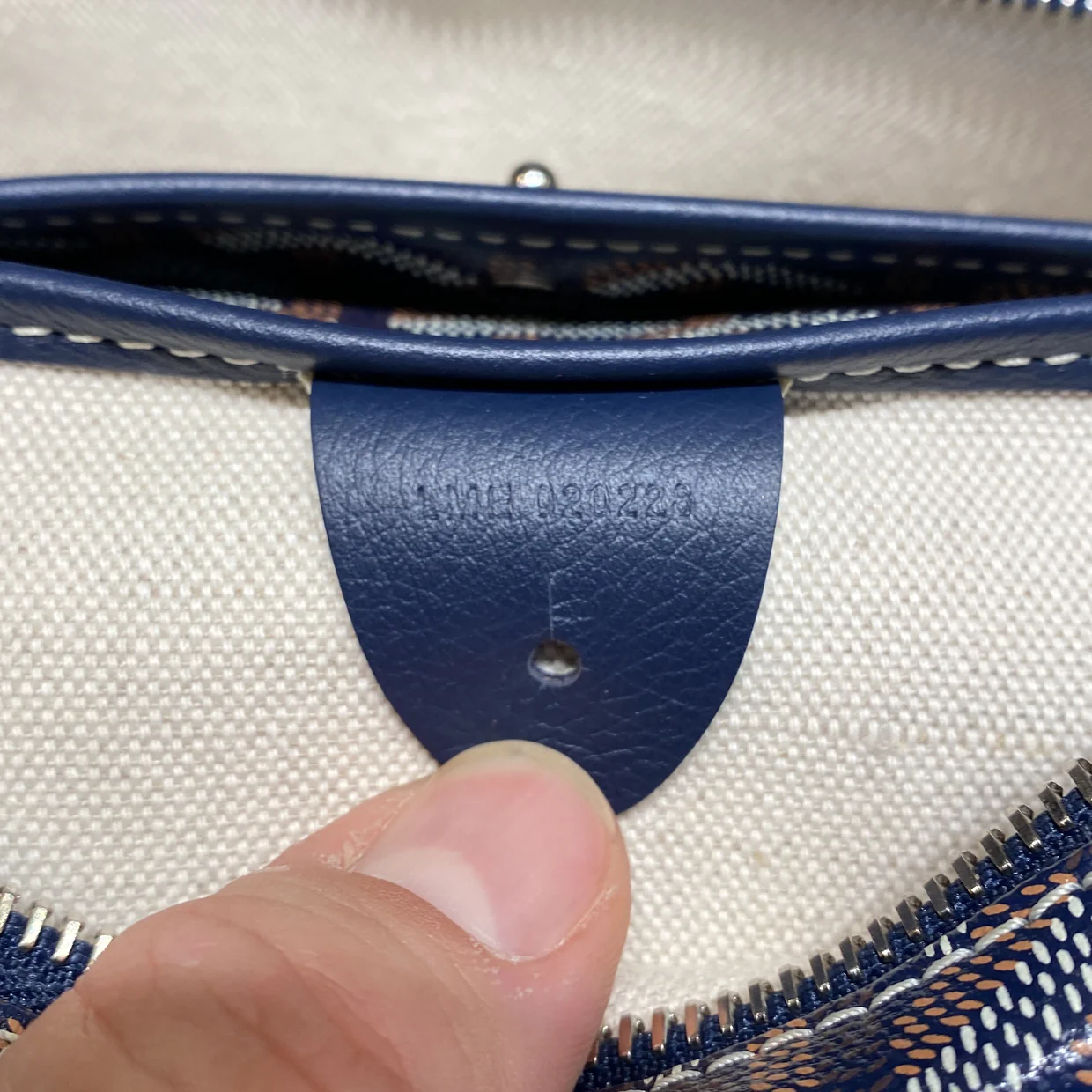 Artois Tote Coated Canvas MM - Deep Luxury