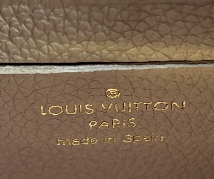 Lockme Bucket Bag Leather Nano - Deep Luxury