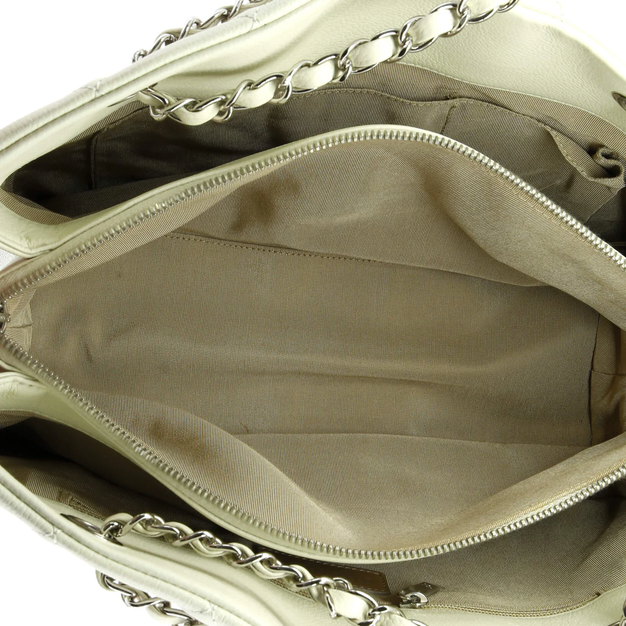 Timeless CC Shopping Tote Quilted Caviar Medium - Deep Luxury