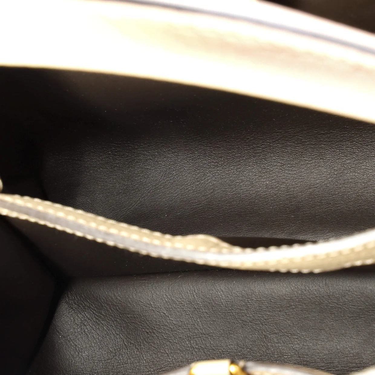 Capucines Bag Leather PM - Deep Luxury