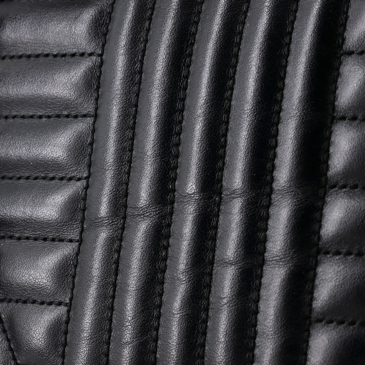 Double Zip Tote Diagramme Quilted Leather Small - Deep Luxury