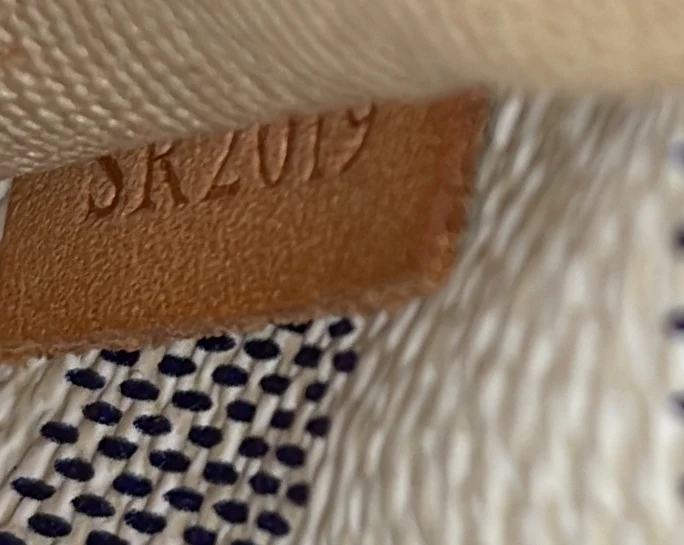 Totally Handbag Damier MM - Deep Luxury