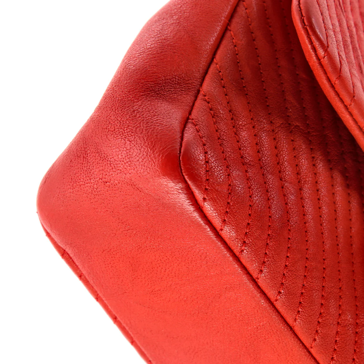 Medallion Charm Flap Bag Chevron Wrinkled Lambskin Medium - Deep Luxury