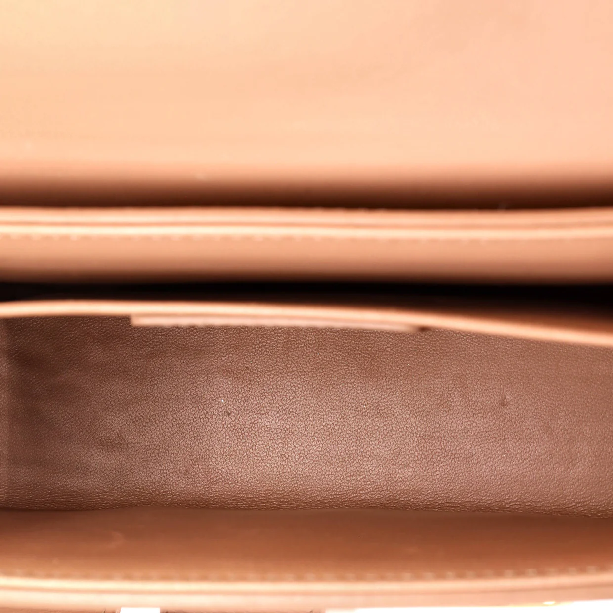 30 Montaigne Box Bag Leather - Deep Luxury