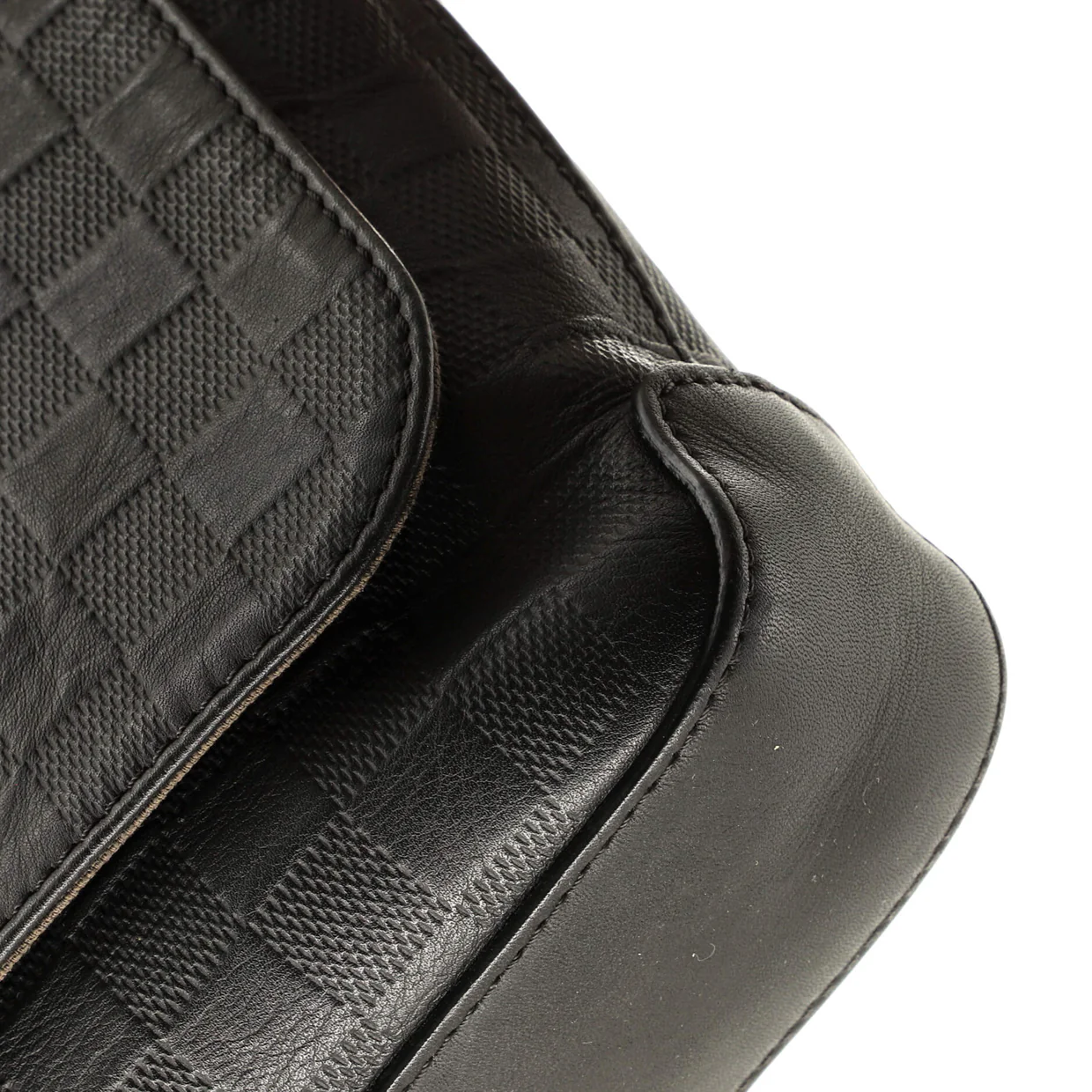 District Messenger Bag Damier Infini Leather PM - Deep Luxury