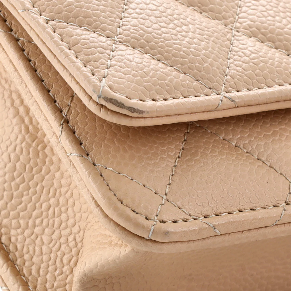 Wallet on Chain Quilted Caviar - Deep Luxury