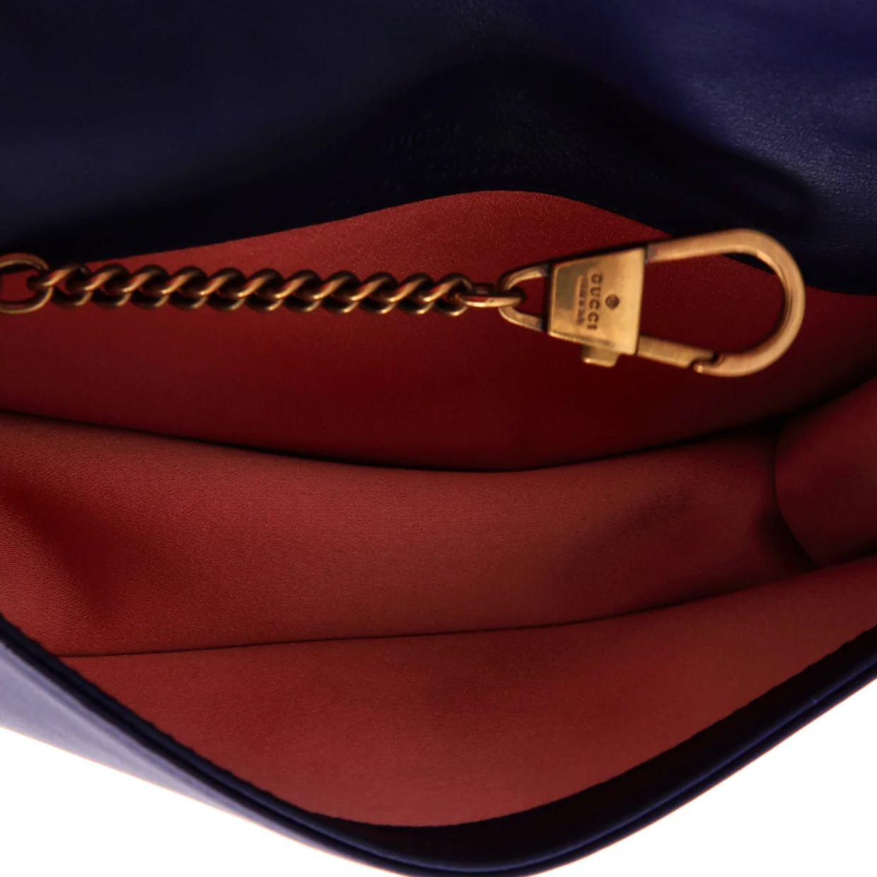 Charm O Case Pouch Chevron Lambskin Medium - Deep Luxury