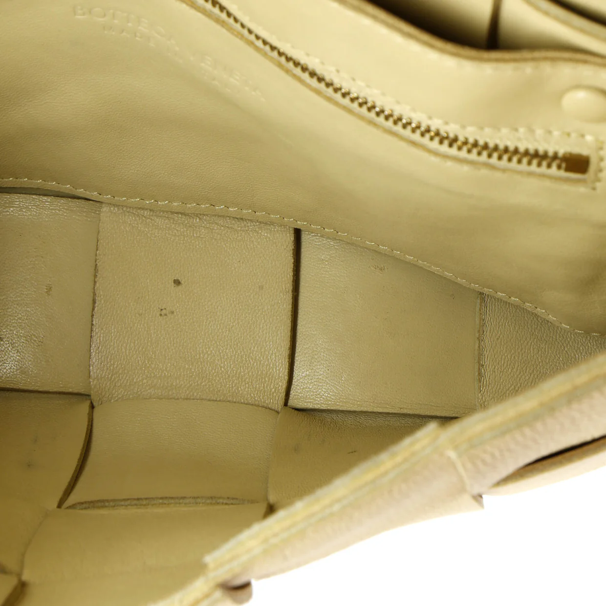 Cassette Crossbody Bag Maxi Intrecciato Grained Leather - Deep Luxury