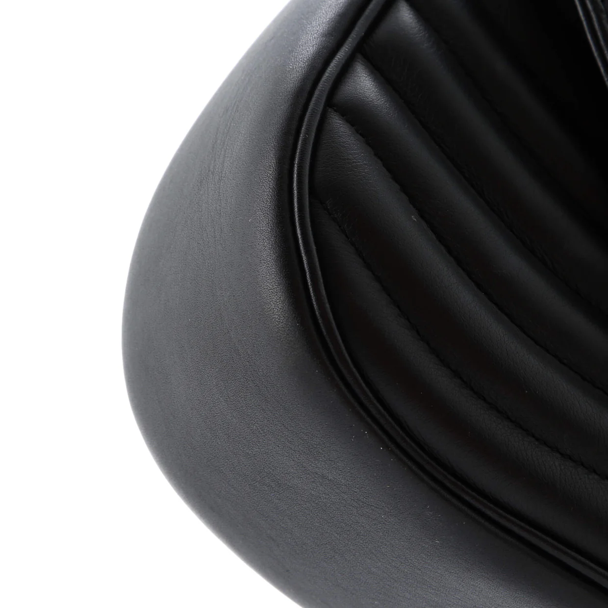 New Wave Chain Bag Quilted Leather MM - Deep Luxury