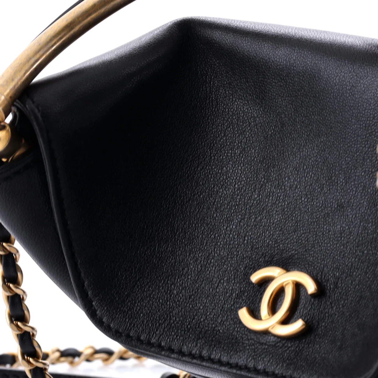 Handle with Chic Bucket Bag Chevron Lambskin - Deep Luxury