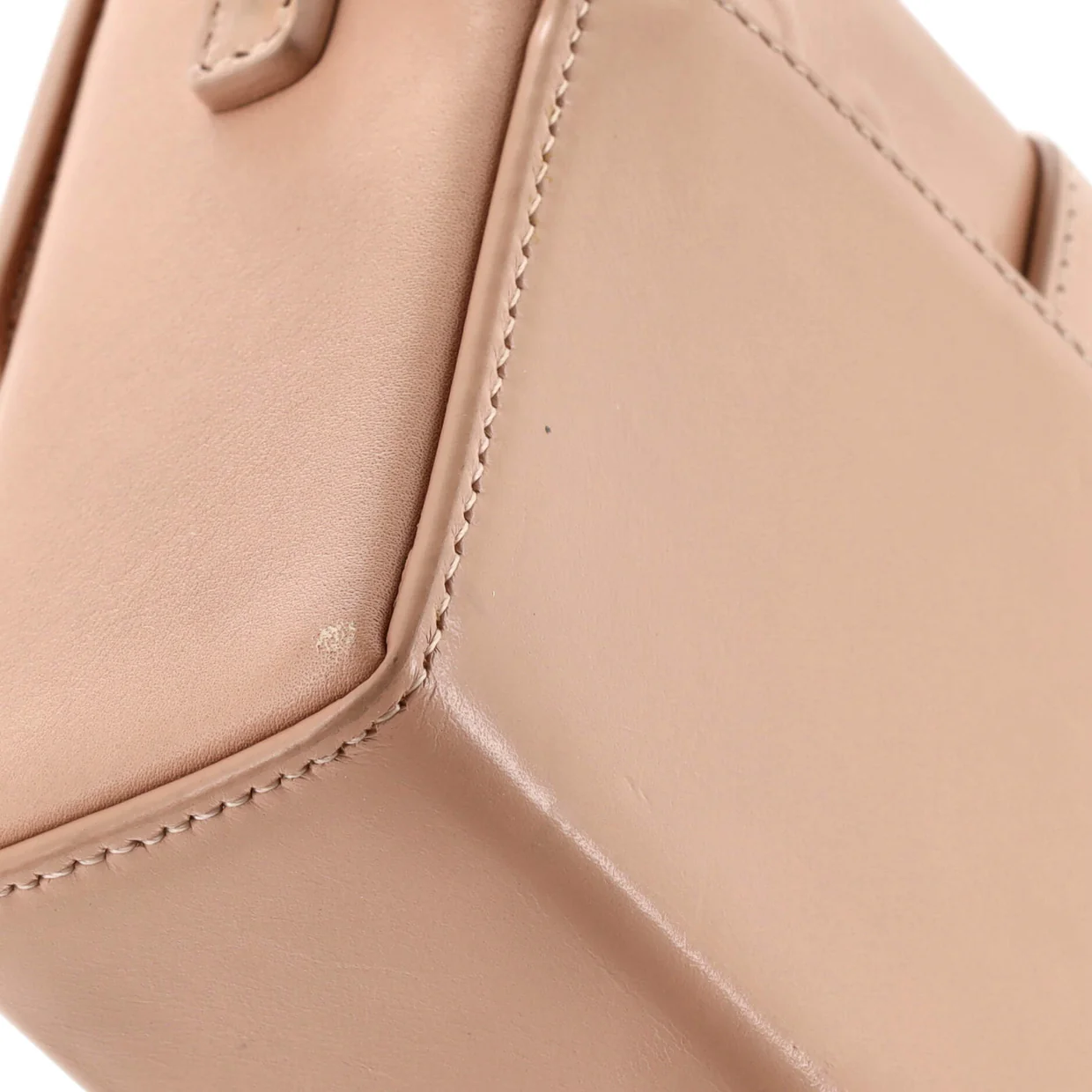 30 Montaigne Box Bag Leather - Deep Luxury