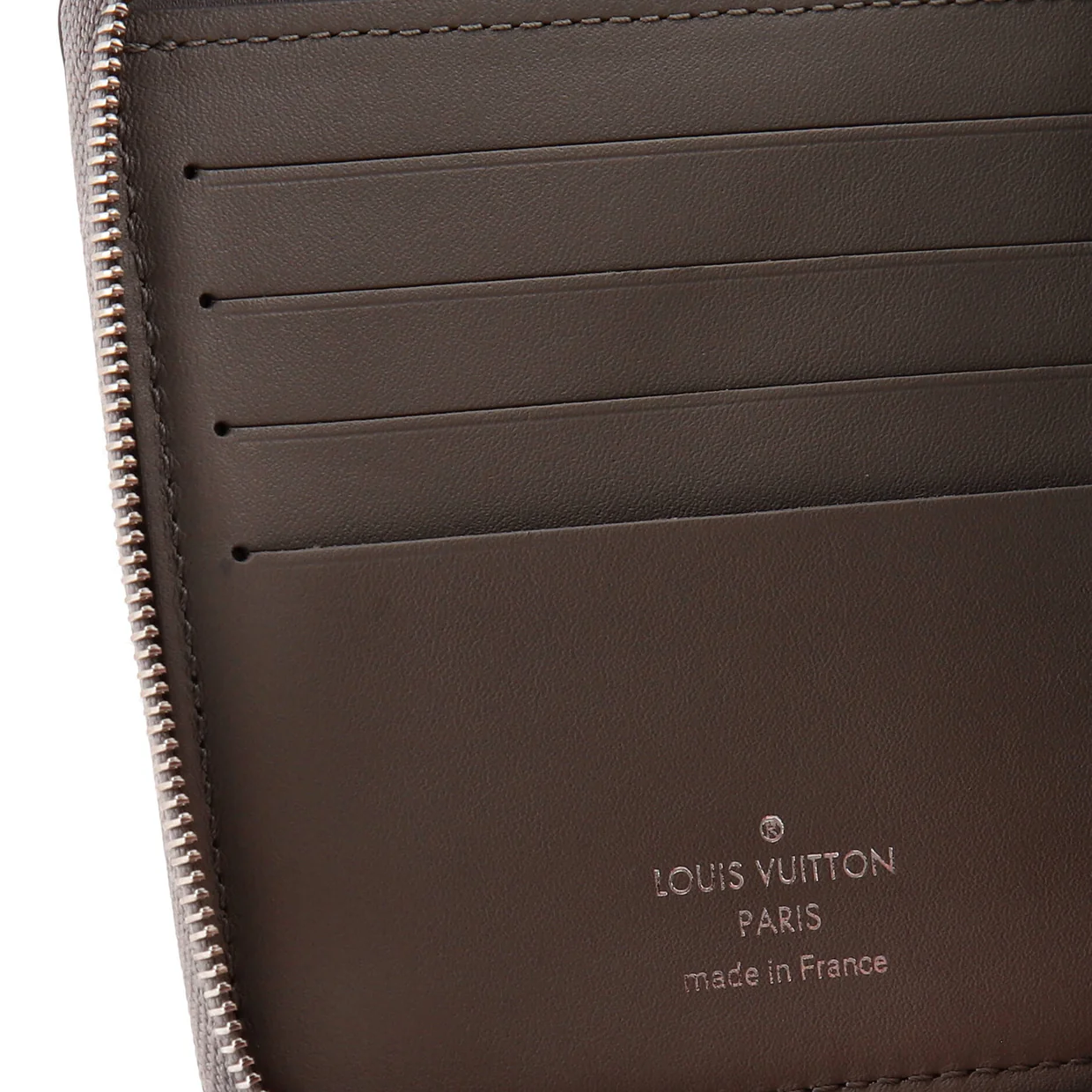 Zippy Compact Wallet Mahina Leather - Deep Luxury