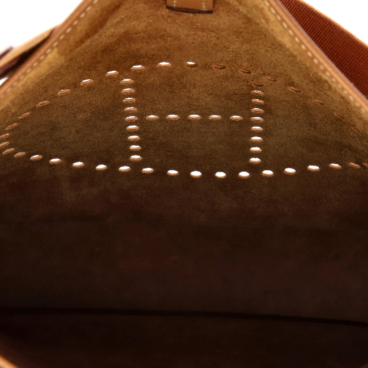 Evelyne Bag Gen I Courchevel GM - Deep Luxury