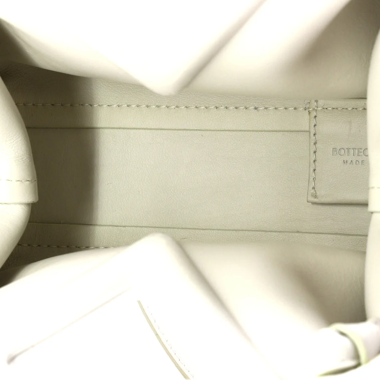 Point Shoulder Bag Leather Small - Deep Luxury
