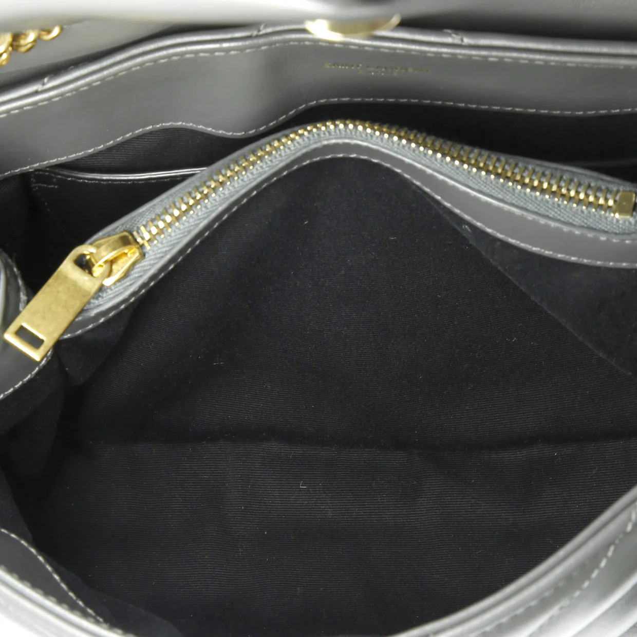 Loulou Shoulder Bag Matelasse Chevron Leather Small - Deep Luxury