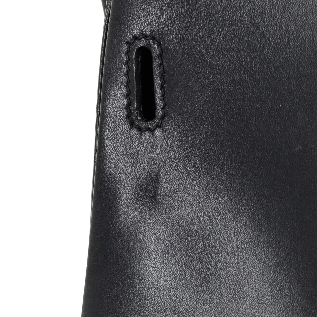 Kelly Handbag Noir Box Calf with Gold Hardware 32 - Deep Luxury