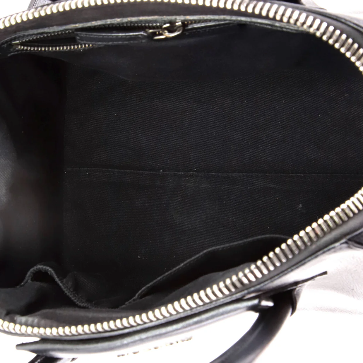 Antigona Bag Glazed Leather Medium - Deep Luxury