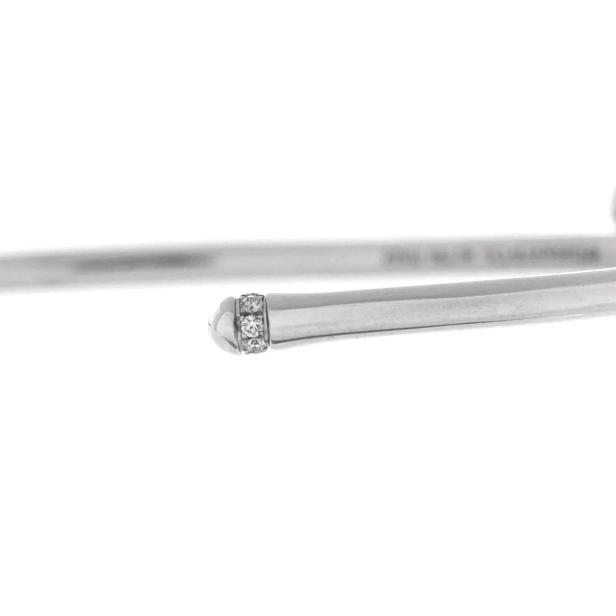 Bow Knot Cuff Bracelet 18K White Gold and Diamonds Medium - Deep Luxury