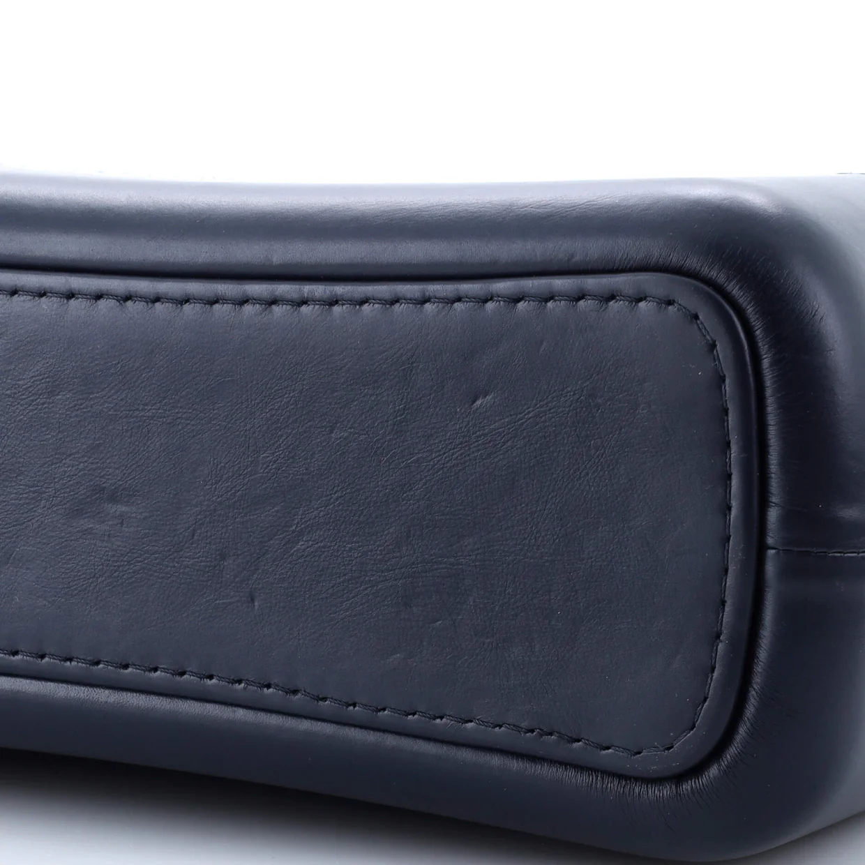 Gabrielle Hobo Quilted Metallic Aged Calfskin Medium - Deep Luxury