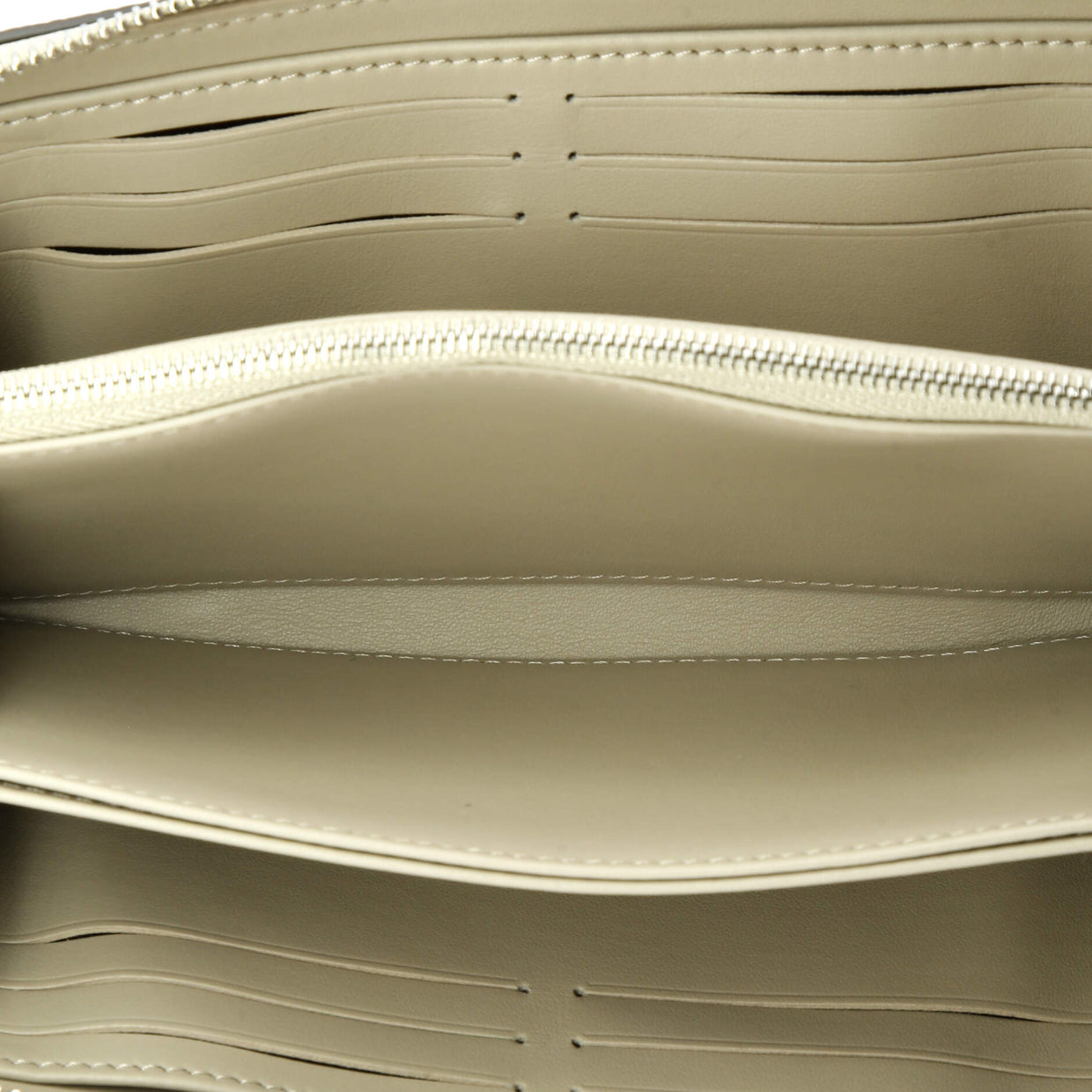 Zippy Wallet Mahina Leather - Deep Luxury