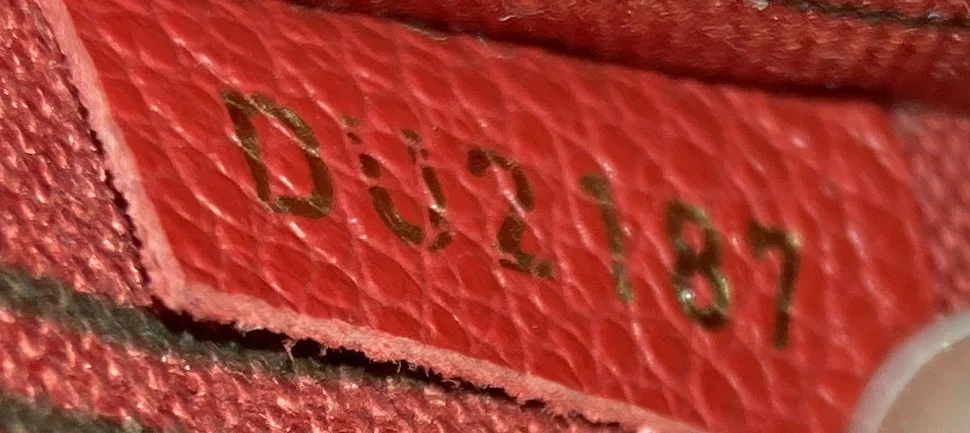 Pochette Metis Monogram Empreinte Leather - Deep Luxury