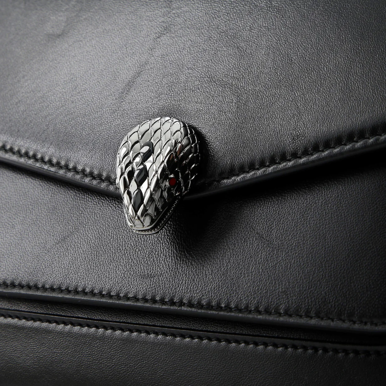 Serpenti Forever Maxi Chain Crossbody Bag Leather Medium - Deep Luxury