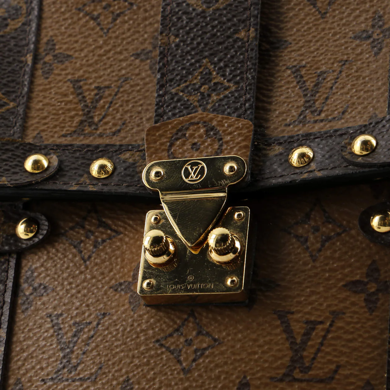 Vertical Trunk Pochette Reverse Monogram Canvas - Deep Luxury