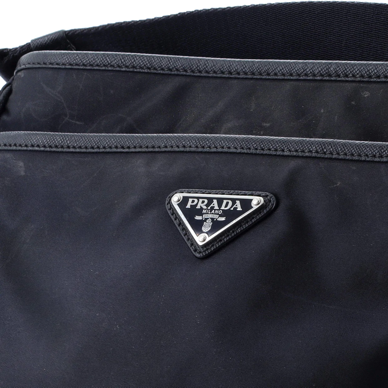 Front Pocket Messenger Bag Tessuto Medium - Deep Luxury
