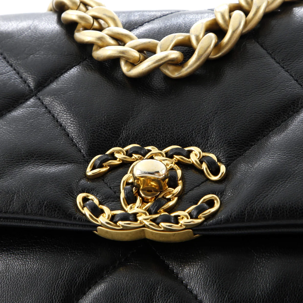 19 Flap Bag Quilted Shiny Crumpled Calfskin Medium - Deep Luxury