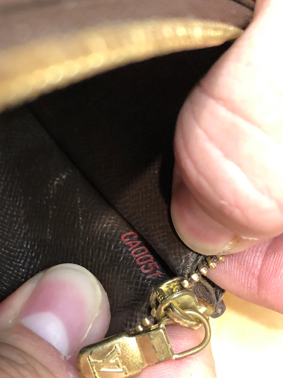 Sarah Wallet Damier - Deep Luxury