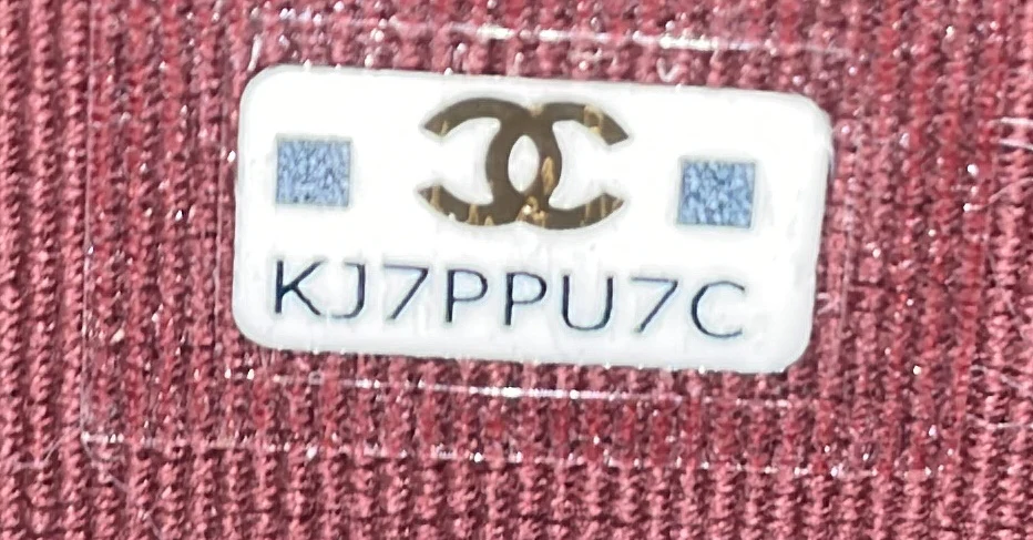 Flap Zip Around Card Case On Chain Quilted Caviar Mini - Deep Luxury