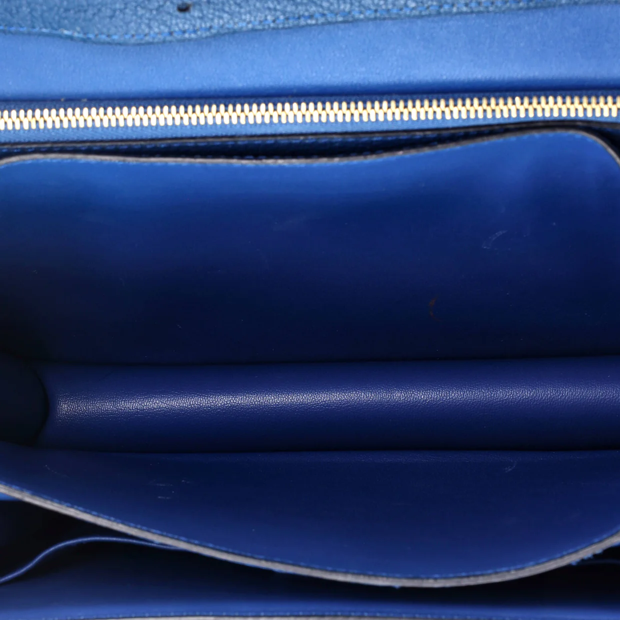 Classic Box Bag Grainy Leather Medium - Deep Luxury