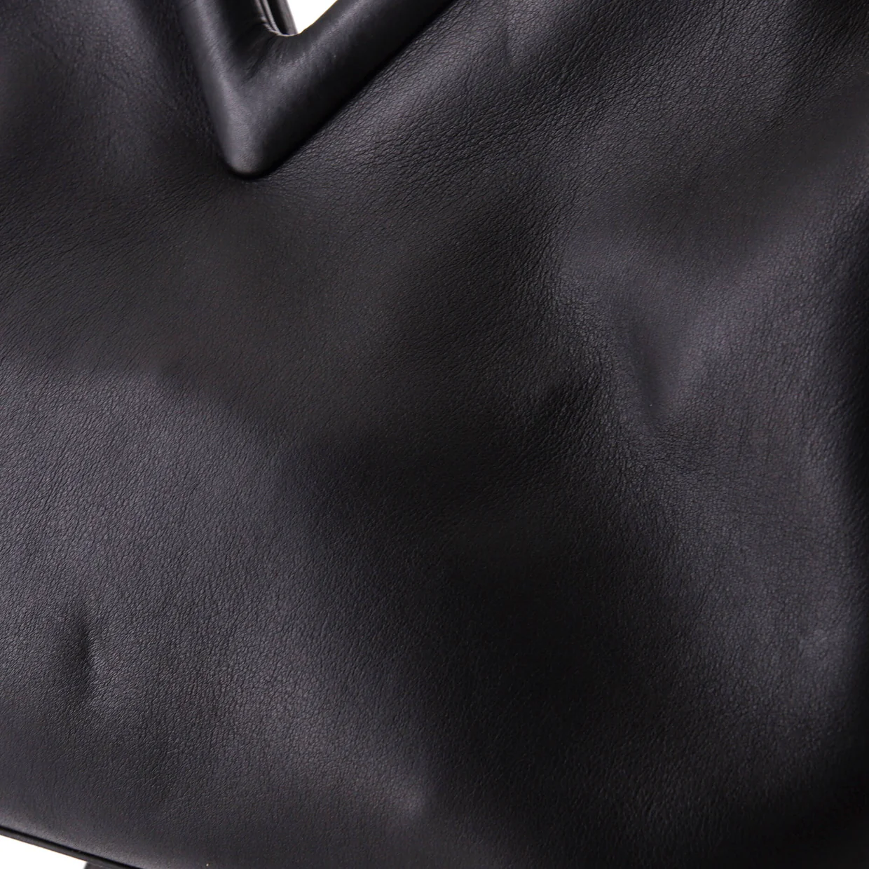 Point Shoulder Bag Leather Medium - Deep Luxury